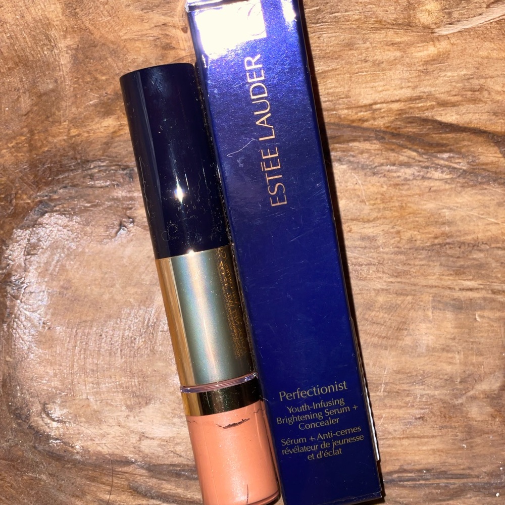 Estée Lauder perfectionist youth infusing serum concealer